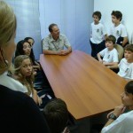 Presidente Jaime Negherbon recebeu os estudantes