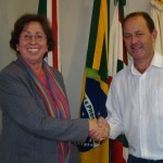 Pedra Santana Alves e o vereador Jaime Negherbon (PMDB) Pedra Santana Alves e o vereador Jaime Negherbon (PMDB)