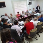 Reunião antes da sessão, os vereadores estiveram reunidos com a empresa Veli RH. Reunião antes da sessão, os vereadores estiveram reunidos com a empresa Veli RH.