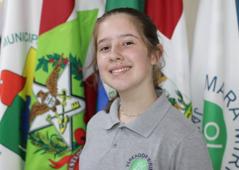 Esther Caroline Scherpinski (E.E.B. Profª Valdete I. P. Zindars)