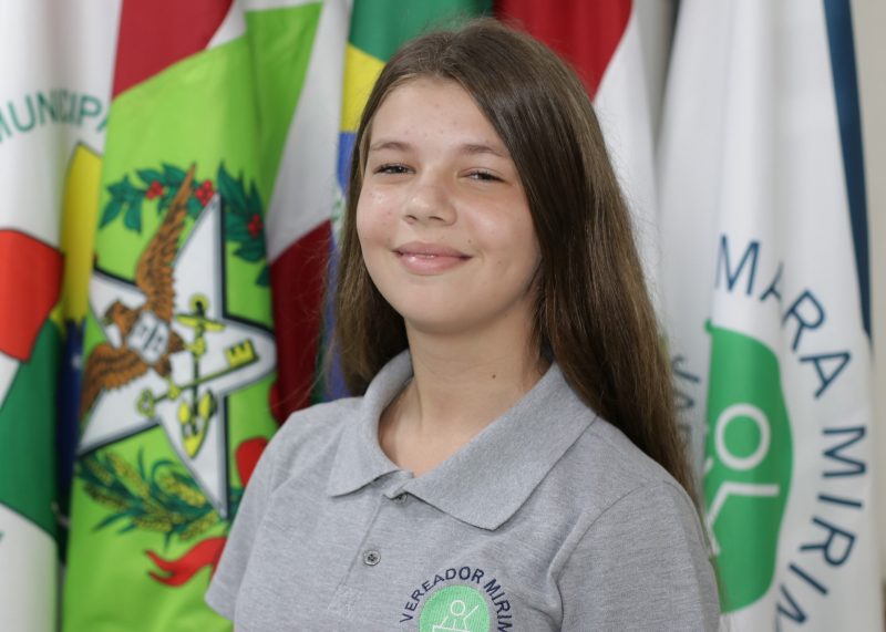 Laura Danielle Schiwe (E.M.E.B Jonas Alves de Souza)