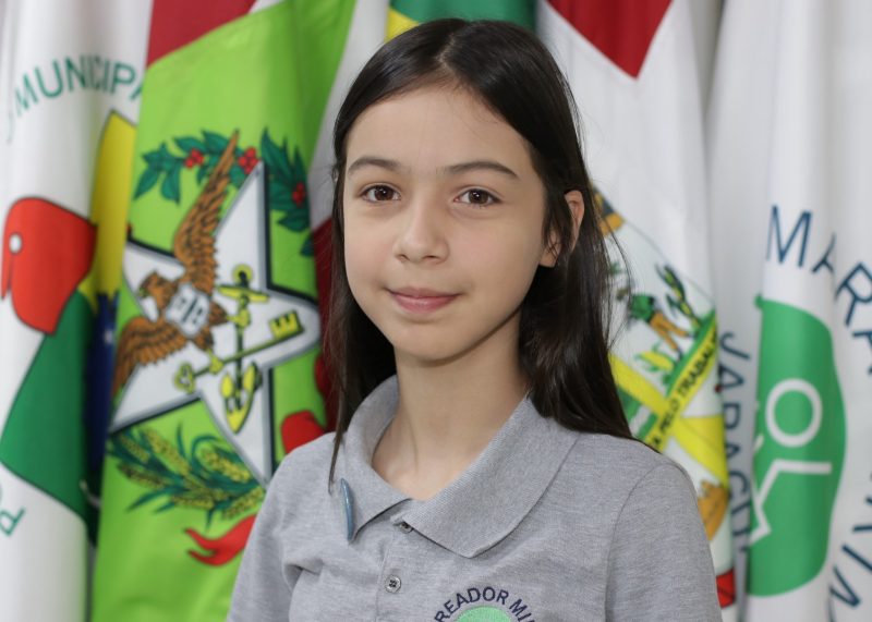 Mirela de Oliveira Alves (E.M.E.B. Prof. Francisco Solamon)