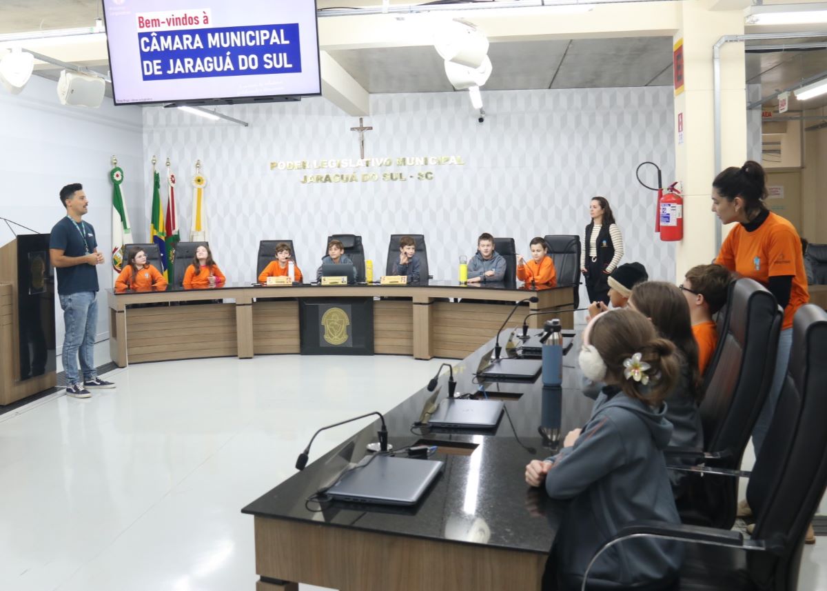 Programas Institucionais recebem mais de 300 alunos em junho