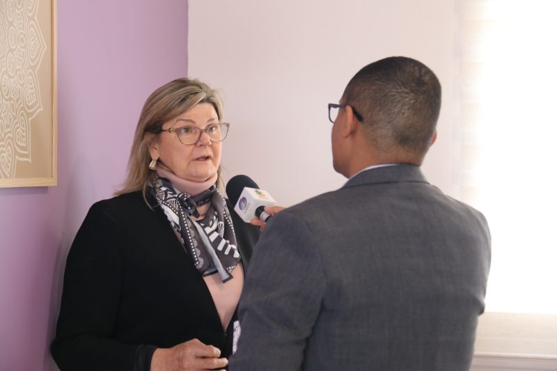 Procuradora da Mulher, vereadora Professora Natália Lúcia Petry (MDB), em entrevista ao jornalismo da Câmara de Jaraguá do Sul. Foto: Augusto Neves (CMJS)