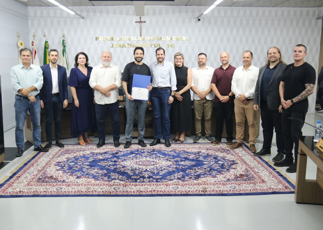 Câmara aprova moção de aplausos a Max Pires