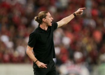 Vereadores aprovam homenagem a Filipe Luís e ao Jaraguá Futsal