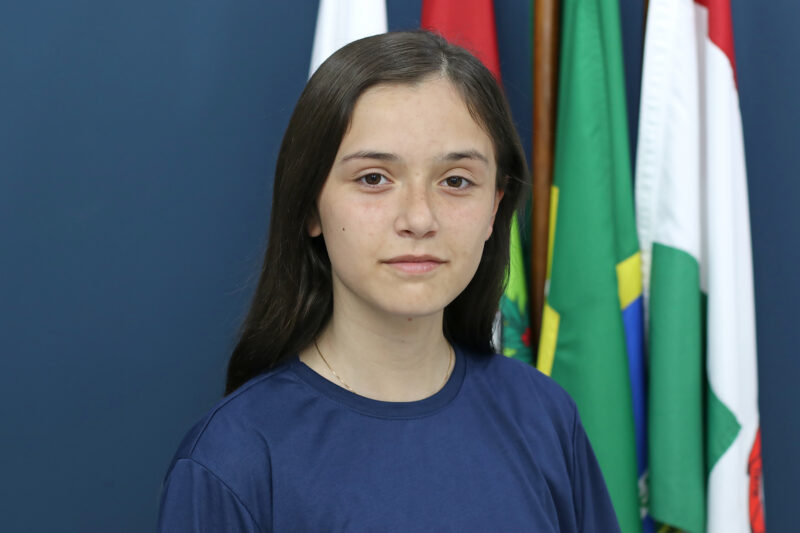 Khamylle Ferraz de Almeida (E.E.B. Alvino Tribess)