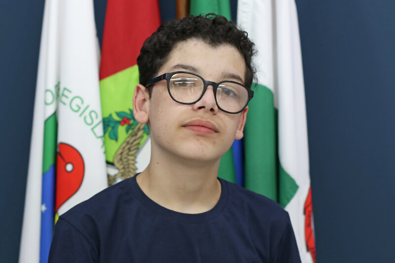 Nicolas Eich de Oliveira (E.M.E.B. Waldemar Schmitz)